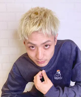 ショート メンズ 塩谷黎✨ブリーチ無W カラーメンズパーマ✨のヘアスタイル