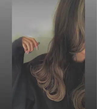 ロング カラー ALBELY  hair&spa 浜松上島店所属・髪質改善 菊池紳吾のヘアスタイル