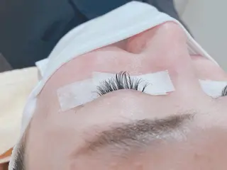 マツエク・マツパ 曲がる縮毛矯正 LIBER 　岩名のヘアスタイル