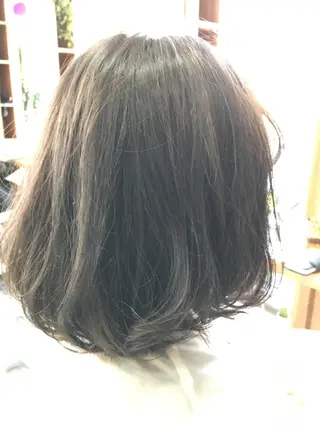 ショート カラー 白髪ぼかしハイライト 柳川拓哉のヘアスタイル