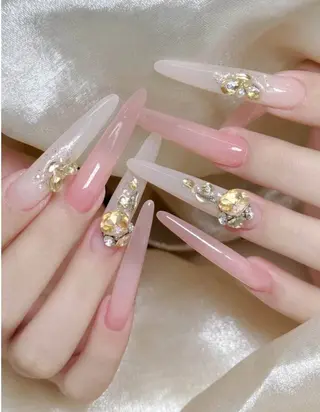 ネイル 小島 阿佑美のネイルデザイン