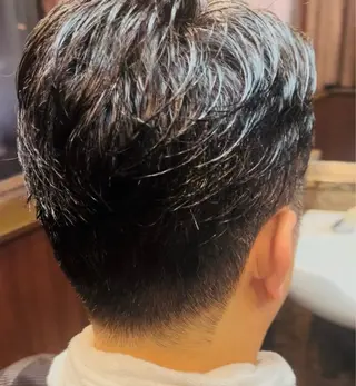 ミディアム メンズ ヒロ銀座バーバーショップ秋葉原店所属・堀 真人のヘアスタイル
