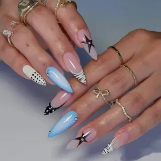 ネイル 相沢 さやかのネイルデザイン
