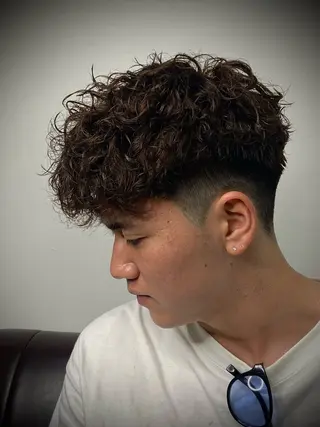 ショート カラー パーマ メンズ 柄﨑 比呂/ancielのヘアスタイル