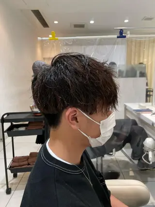 ショート パーマ メンズ JERICHO HAIR所属・ユ カの眉毛・アイブロウイメージ