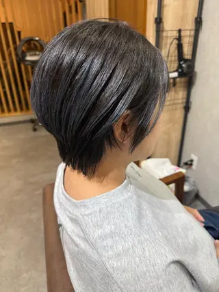 ショート カラー Bish Yanaのヘアスタイル