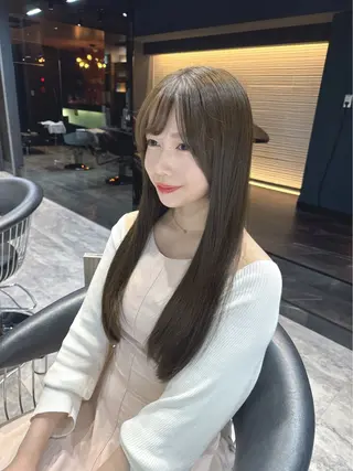 ロング レスピア銀座中央通り店所属・酸性ストレート/ 透明感カラー/中村利のヘアスタイル