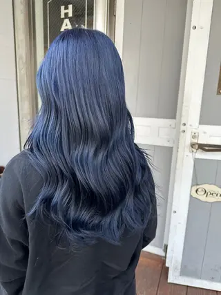 ミディアム miloc MOMOKAのヘアスタイル