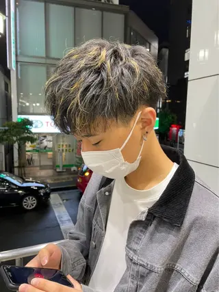 ショート カラー メンズ Rei/ 縮毛矯正/ ハイライトカラー募集のヘアスタイル