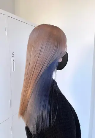 ロング karin💋海外 バタフライカットのヘアスタイル