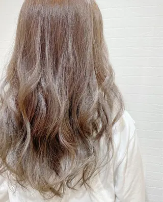 カラー GRANLUSSO 〜グランルッソ駅前店所属・木口 嘉美のヘアスタイル