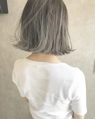 ショート カラー 顔周りレイヤー/韓国 ブリーチminamiのヘアスタイル