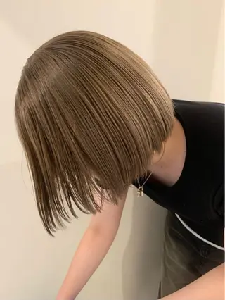 ミディアム カラー 落合希 Olivebeigeのヘアスタイル