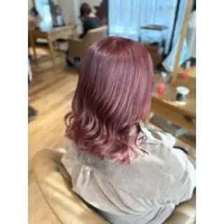 ミディアム カラー 高口 小春のヘアスタイル