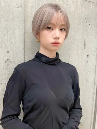 ショート ⭐ハイトーンブリーチ ミルクティーピンクのヘアスタイル