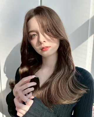 セミロング カラー ✨顔まわりカット ✨渋谷人気No.1✨のヘアスタイル