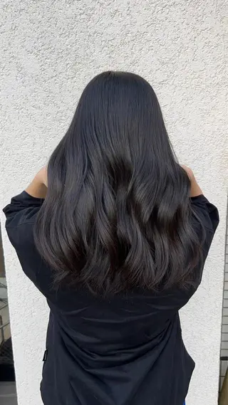 ロング KEEN.渋沢/ 横溝小夏のヘアスタイル