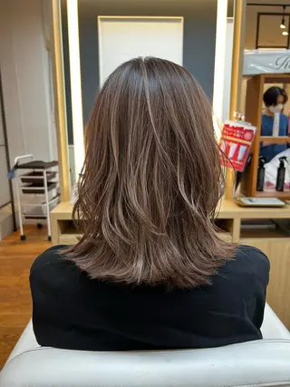 カラー ✂︎HITOMI ✂︎のヘアスタイル