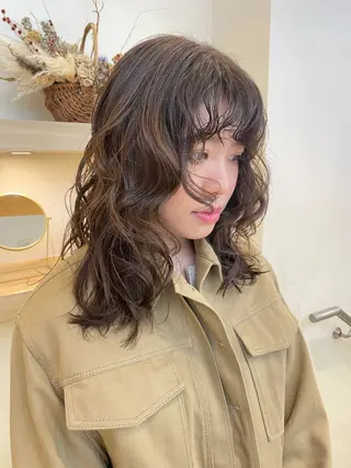 ミディアム apish 夏琳のヘアスタイル