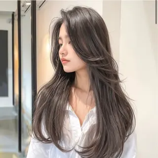 ロング Moana by headlight 豊中曽根店所属・園田 美恵子のヘアスタイル