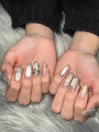 ネイル Momoka 🍑🎀のネイルデザイン