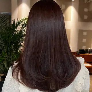 セミロング カラー AIN.ANLY 明治神宮前所属・ムツキ/品のある 艶カラー/縮毛矯正のヘアスタイル