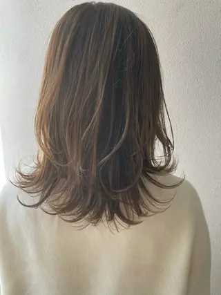 セミロング 沢田 瞳のヘアスタイル
