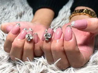 ミディアム ネイル ✴︎ Delightのネイルデザイン