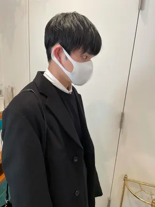 メンズ MIOベージュカラー 柔らかいカラーのヘアスタイル