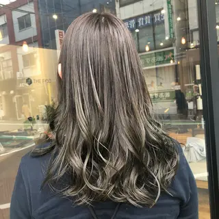 ロング カラー よしだ しおりのヘアスタイル