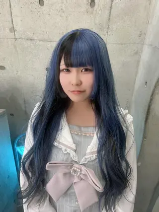 カラー ウルフカットデザイン カラー特化アールイーのヘアスタイル