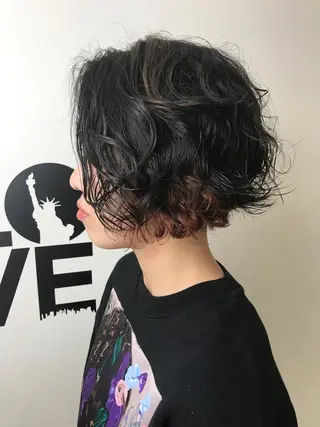 ショート カラー 湯浅 了一のヘアスタイル