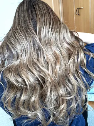 ロング 🥇近藤 恭輔🥇 Recharme新保のヘアスタイル