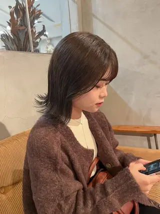 ミディアム カラー 山根 桜のヘアスタイル