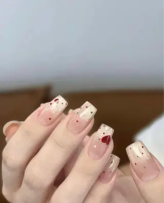 ネイル 佐藤 依娜のネイルデザイン