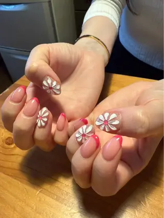 ネイル 13日3980円‼️ マグもデザインも◎のネイルデザイン