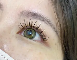 マツエク・マツパ Musee de Sorciere立川店(ミュゼドゥソルシエール)所属・🌷 natsumi　🌷のマツエク・マツパデザイン