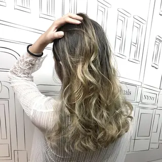 セミロング カラー レイヤー⭐️カラー ⭐️平川雅史のヘアスタイル