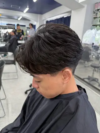 メンズ フェザーパーマ職人 🪽yutoのヘアスタイル