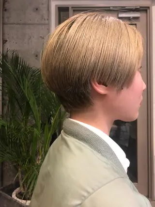ショート カラー 🌈圧倒的デザイン力 内井省吾のヘアスタイル