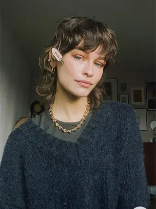 ミディアム 古沢 新のヘアスタイル