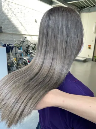 セミロング カラー カラー特化型美容師 保住のヘアスタイル