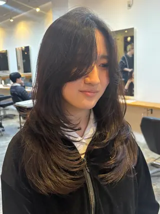 ミディアム カラー RIN／韓国ヘア レイヤーカットのヘアスタイル