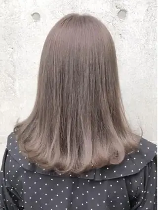 セミロング カラー Helm所属・久次米 智人のヘアスタイル