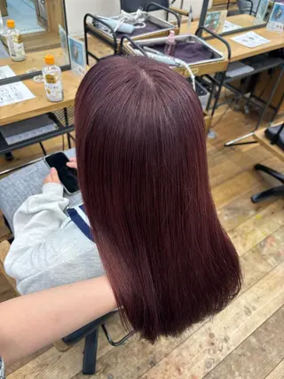 セミロング カラー よこやま なぎさのヘアスタイル
