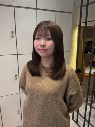 セミロング カラー 吉川沙知 /ナチュラルカラーのヘアスタイル