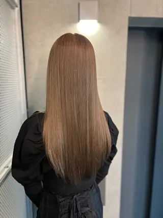 ロング カラー ＤＥＳＴ所属・吉野 瑳桜のヘアスタイル