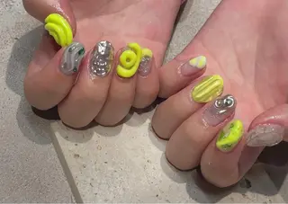 ミディアム m kaori𓃟のネイルデザイン