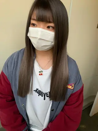 ロング カラー 羽エクステ🩷 🤍まき🤍のヘアスタイル