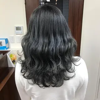 ロング カラー SHIN/レイヤー カット×クロスパーマのヘアスタイル